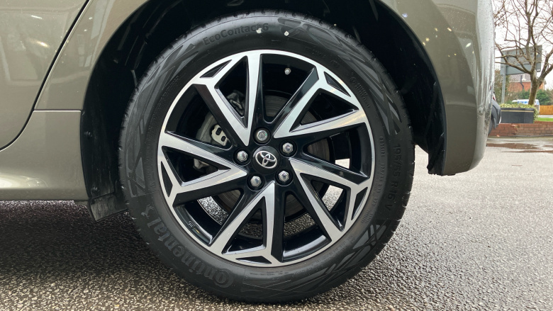 Toyota Yaris 1.5 Hybrid Design 5dr CVT Hybrid Hatchback